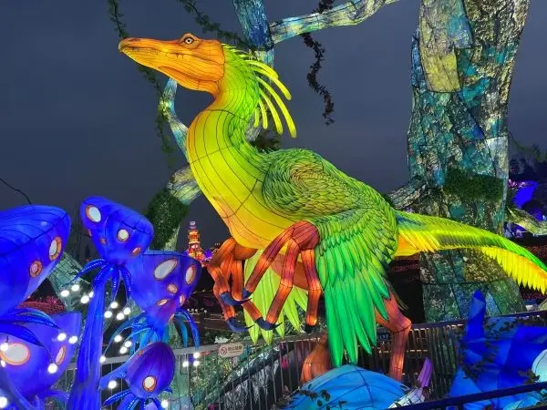 Image of the brightly colored bouquet in the Styrassic Night light park