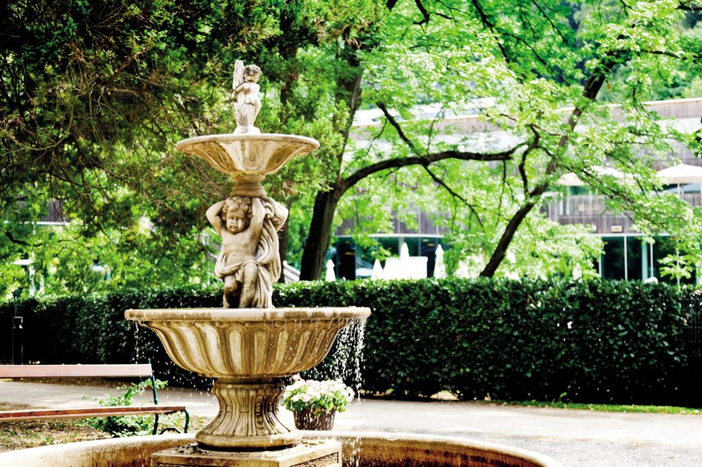 Bild vom Engel-Springbrunnen im Kurpark in Bad Gleichenberg